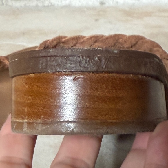 Söfft Brown Leather Woven
Slide Sandals — Women's Size
7.5 Vacation Resort Ready - Picture 9 of 10